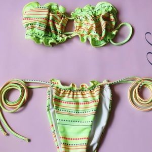 Green bikini colombiano